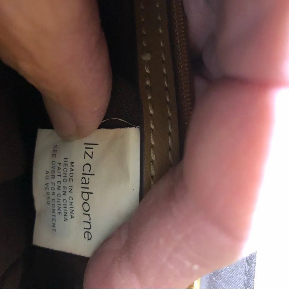 Liz Claiborne vintage purse. Like new condition see pictures for measurements.